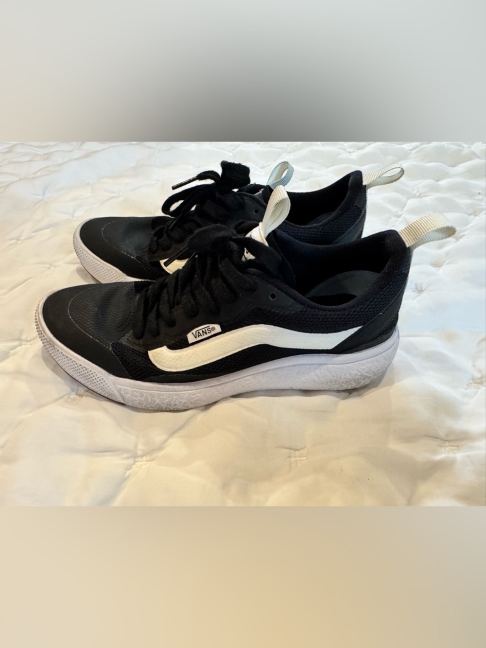 Vans UltraRange Shoes in White and Black